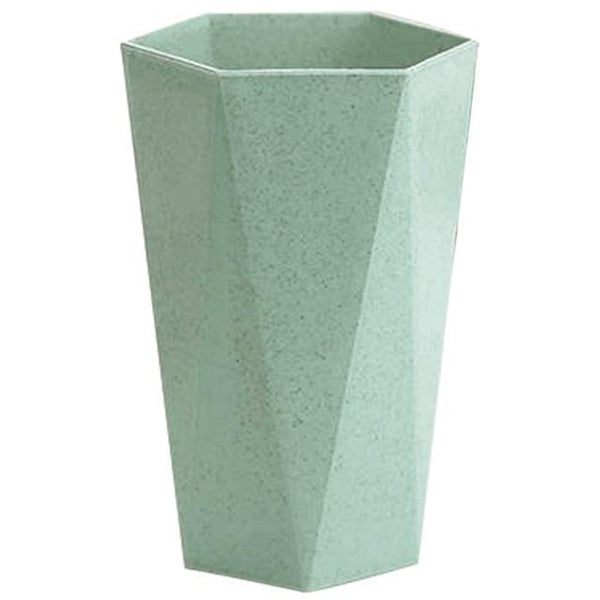 Green Straw Plastic Cup